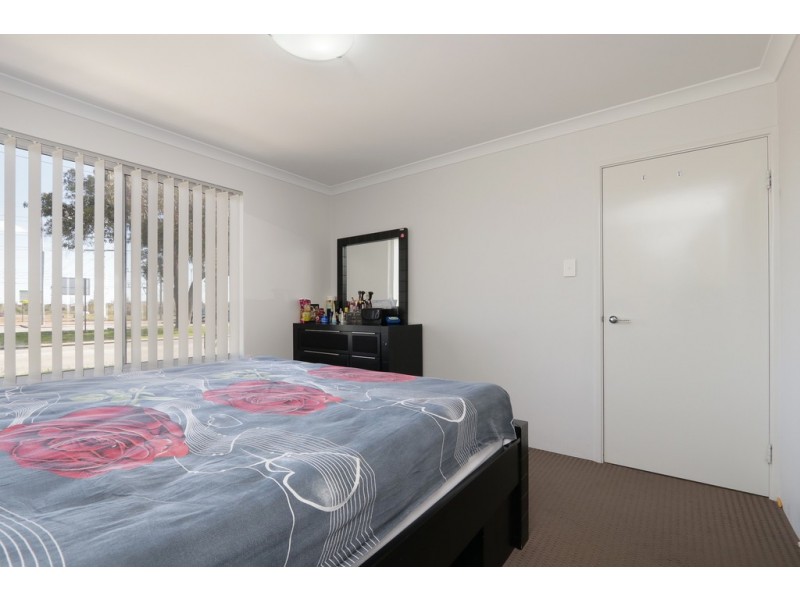 1-4 / 284 Railway Parade, East Cannington WA 6107