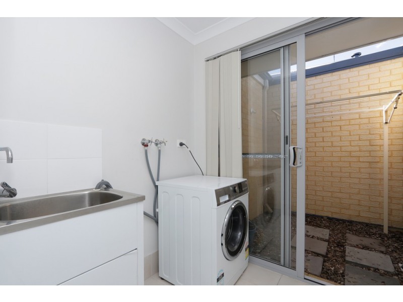 1-4 / 284 Railway Parade, East Cannington WA 6107