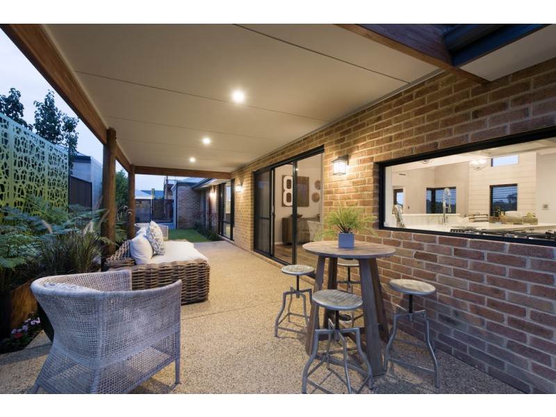 2 Bradstocks Grove, Southern River WA 6110