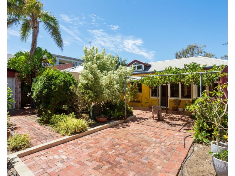 16 Russell Street, Fremantle WA 6160