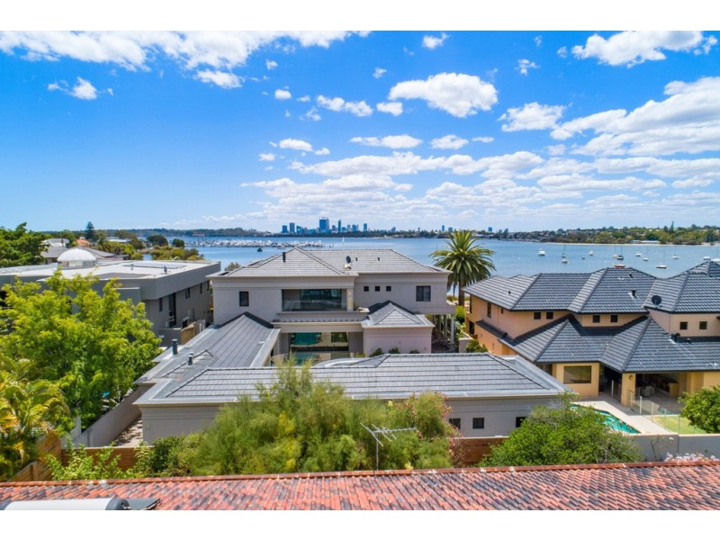 4 Tweeddale Road, Applecross WA 6153