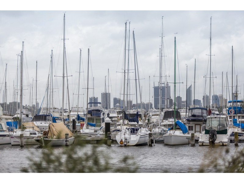 4 Tweeddale Road, Applecross WA 6153