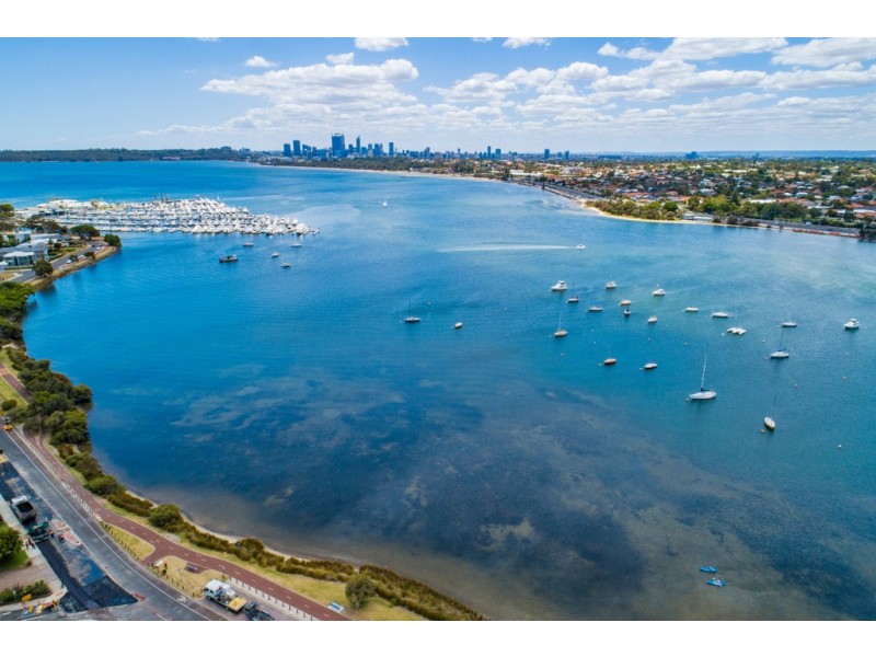 4 Tweeddale Road, Applecross WA 6153