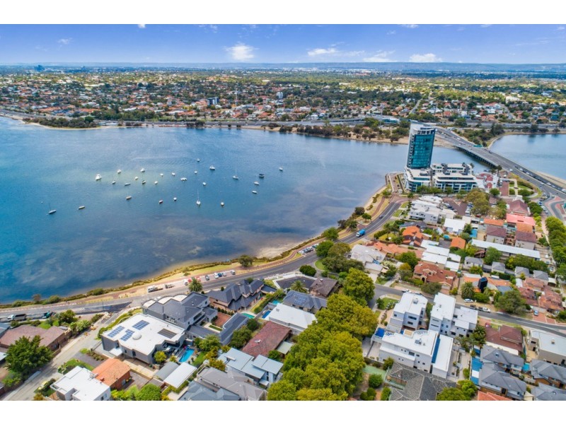 4 Tweeddale Road, Applecross WA 6153