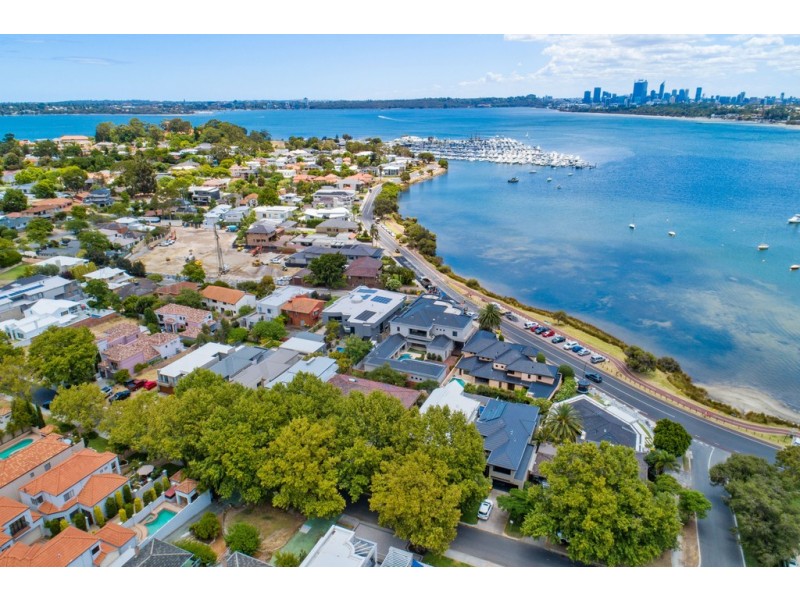 4 Tweeddale Road, Applecross WA 6153