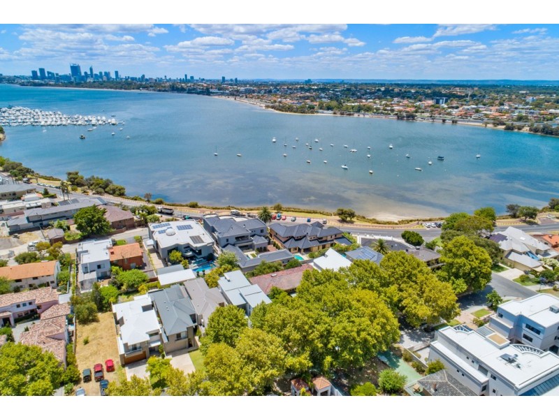 4 Tweeddale Road, Applecross WA 6153