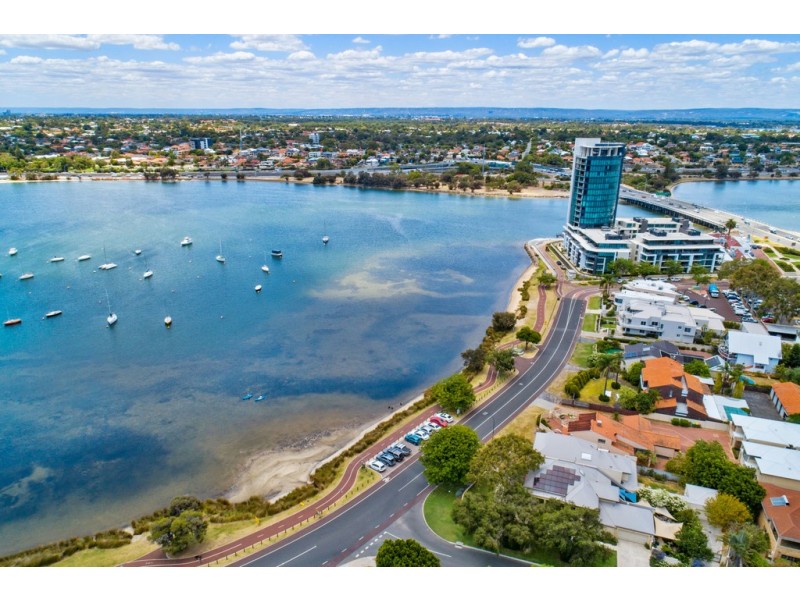 4 Tweeddale Road, Applecross WA 6153