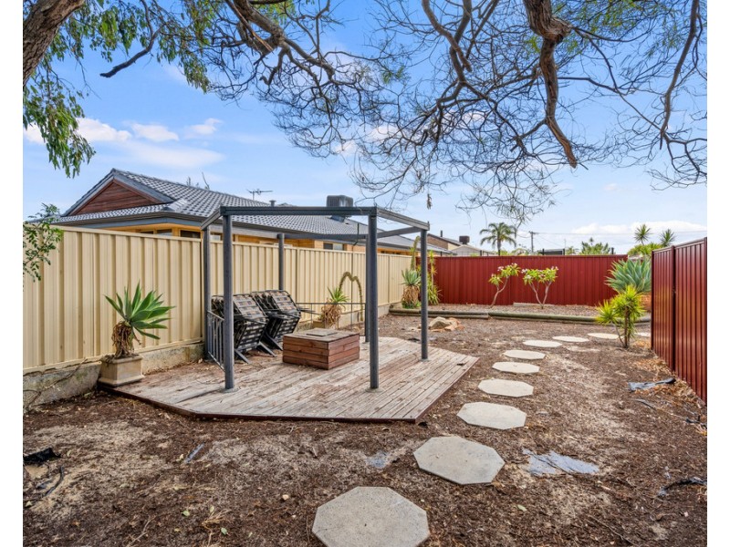 35A Pavetta Crescent, Forrestfield WA 6058