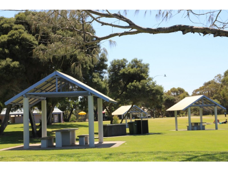 513 Rockingham Road, Munster WA 6166