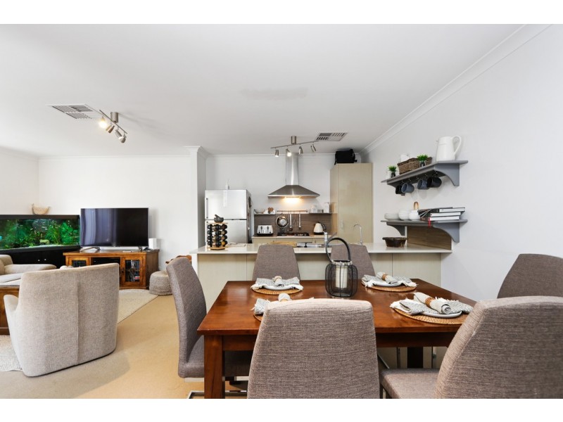 11 Aiken Court, Success WA 6164