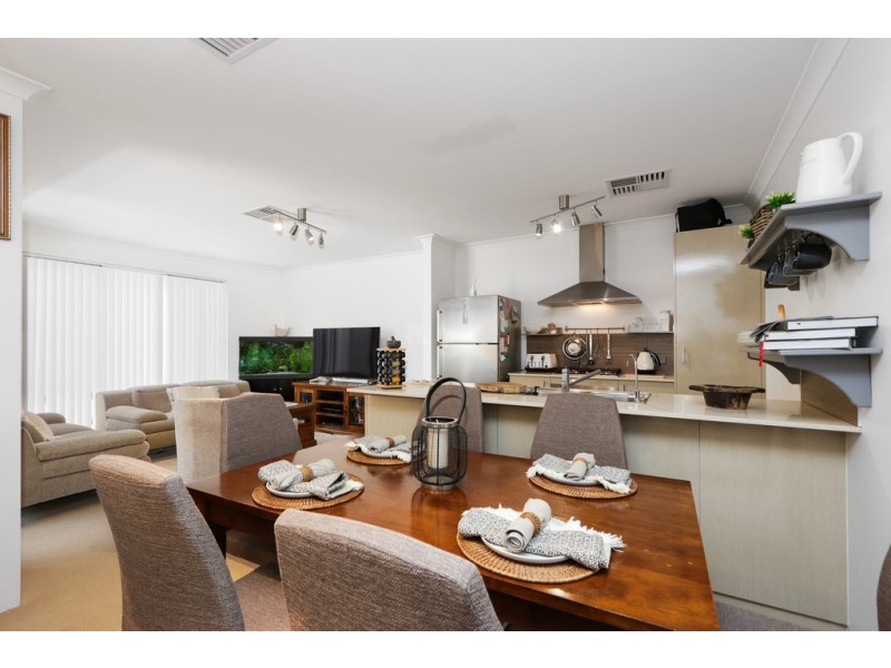 11 Aiken Court, Success WA 6164