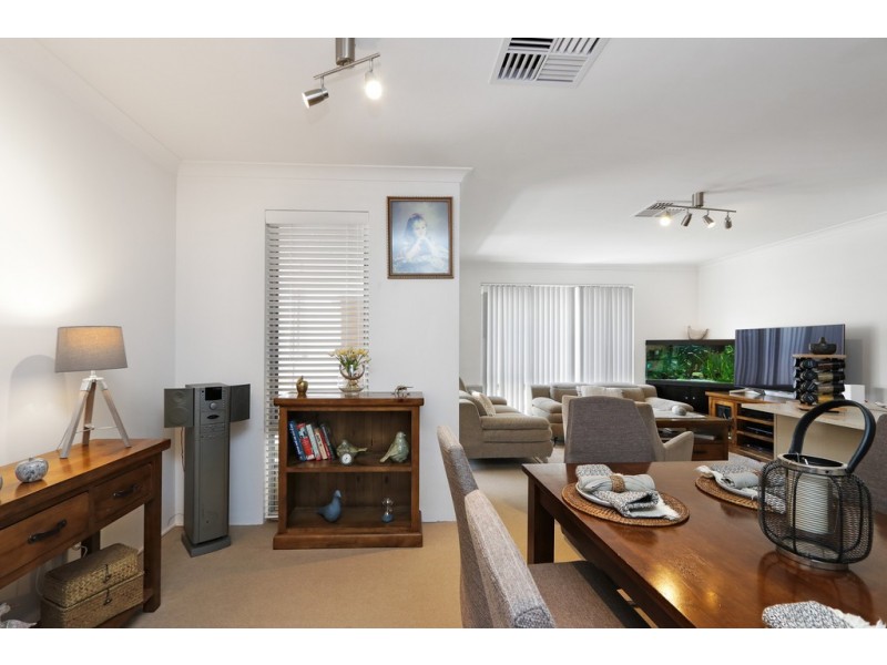 11 Aiken Court, Success WA 6164