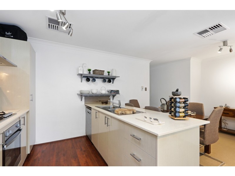 11 Aiken Court, Success WA 6164