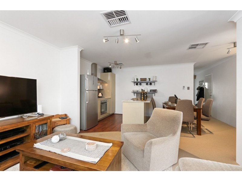 11 Aiken Court, Success WA 6164