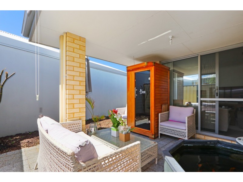 11 Aiken Court, Success WA 6164