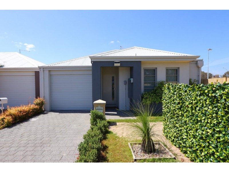 11 Aiken Court, Success WA 6164
