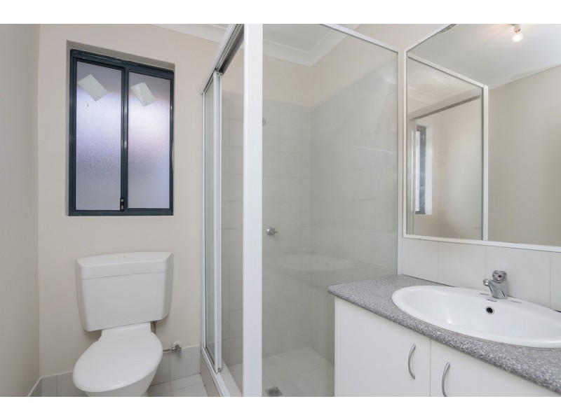 2/124 Wheatley Street, Gosnells WA 6110