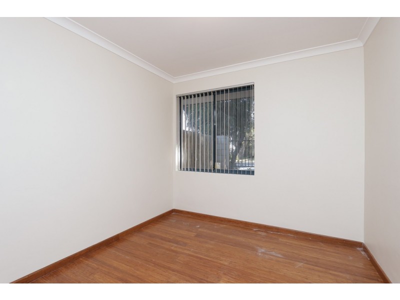 2/124 Wheatley Street, Gosnells WA 6110