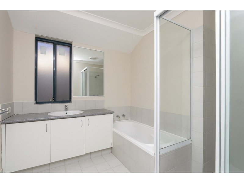 2/124 Wheatley Street, Gosnells WA 6110