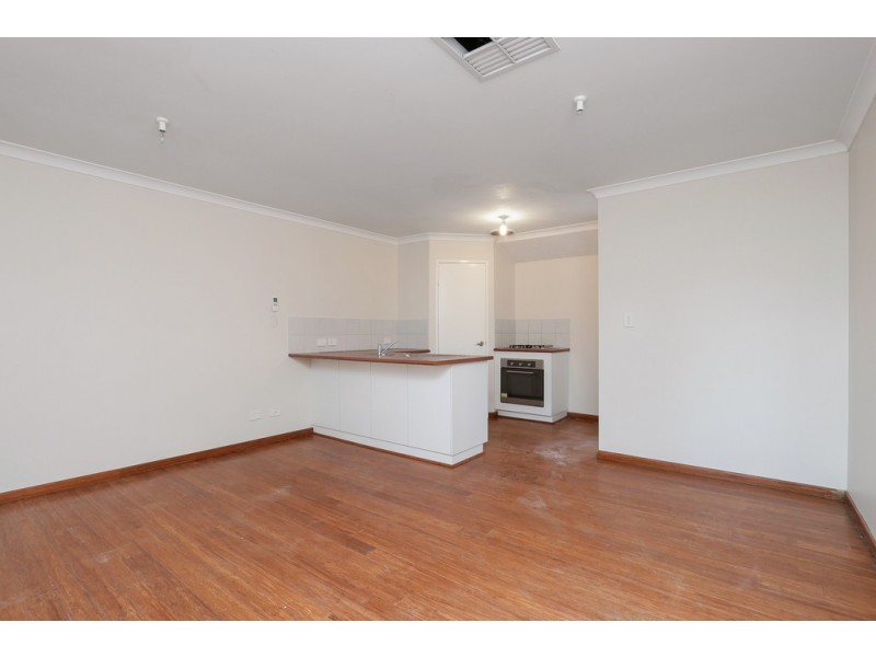 2/124 Wheatley Street, Gosnells WA 6110