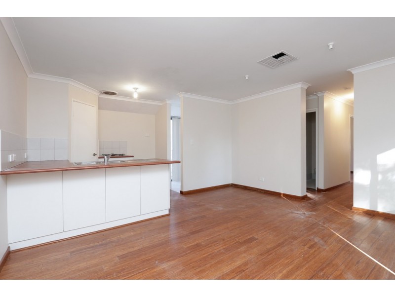 2/124 Wheatley Street, Gosnells WA 6110