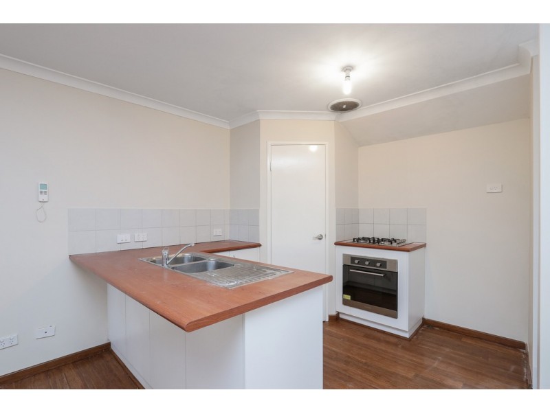 2/124 Wheatley Street, Gosnells WA 6110