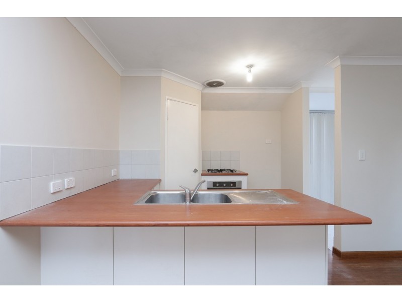 2/124 Wheatley Street, Gosnells WA 6110