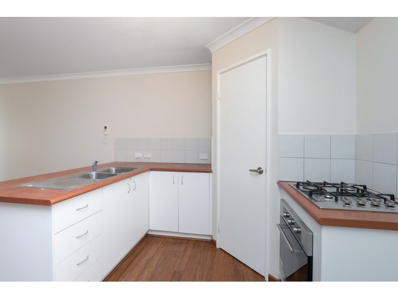 2/124 Wheatley Street, Gosnells WA 6110