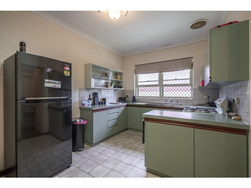 9 Kelly Street, Cloverdale WA 6105