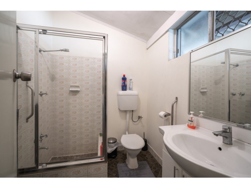 9 Kelly Street, Cloverdale WA 6105