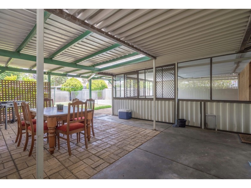 9 Kelly Street, Cloverdale WA 6105