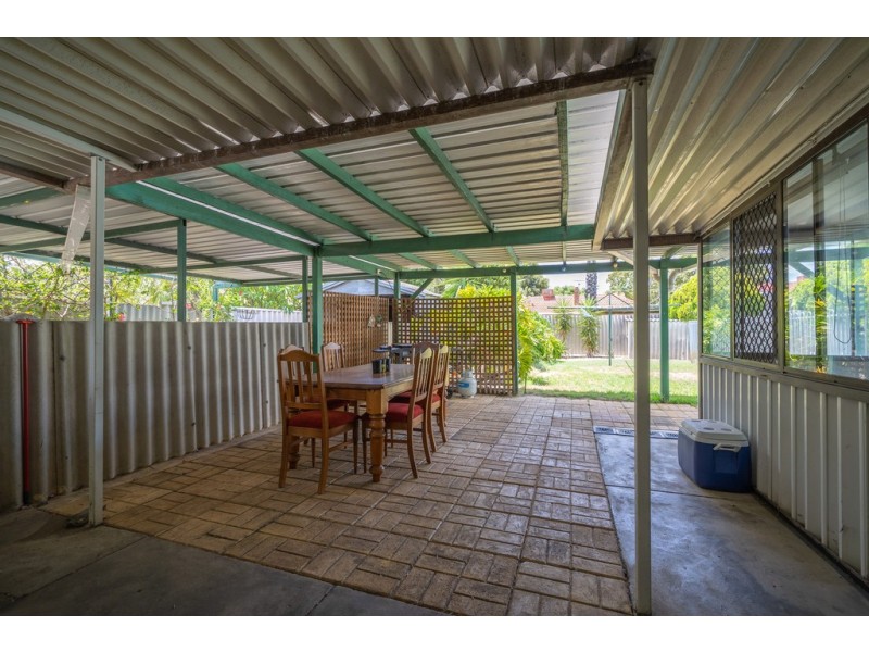 9 Kelly Street, Cloverdale WA 6105