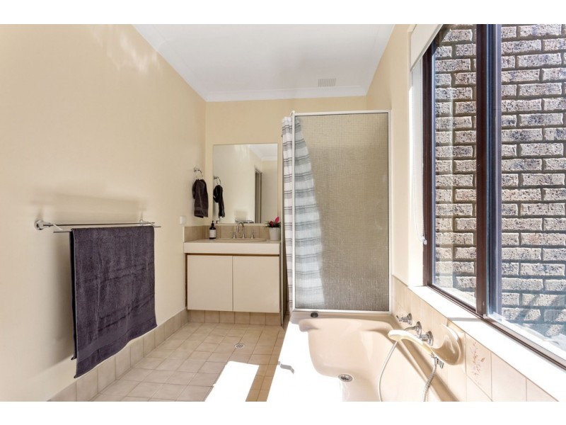 1/10 Bombard Street, Ardross WA 6153