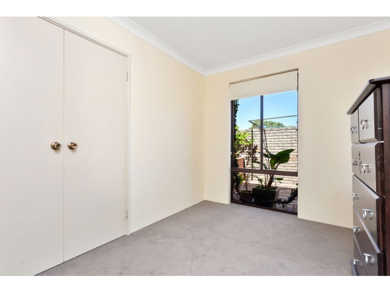 1/10 Bombard Street, Ardross WA 6153