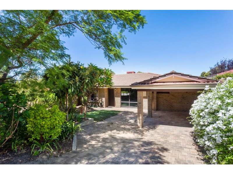 1/10 Bombard Street, Ardross WA 6153