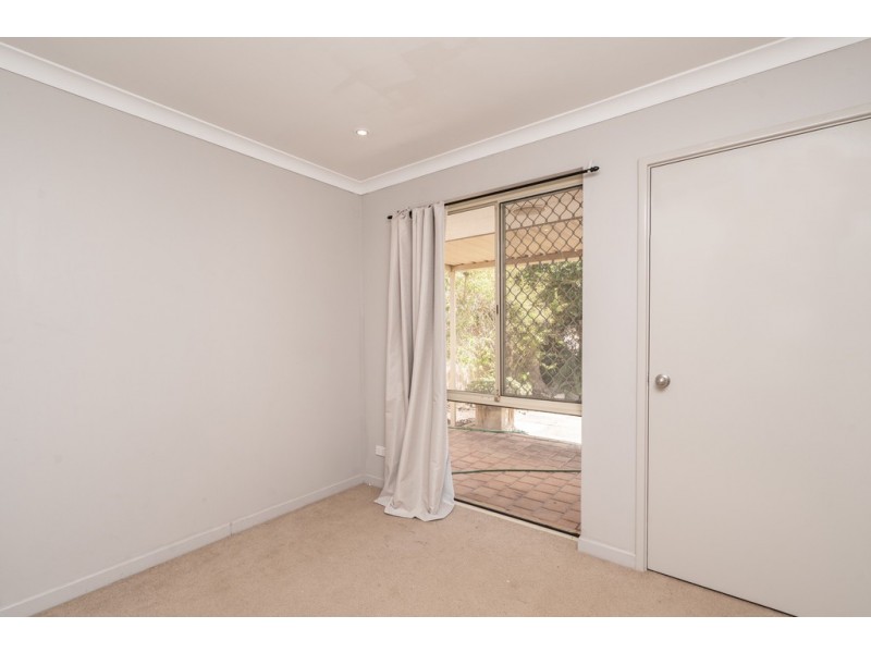 8 Baxter Close, Huntingdale WA 6110