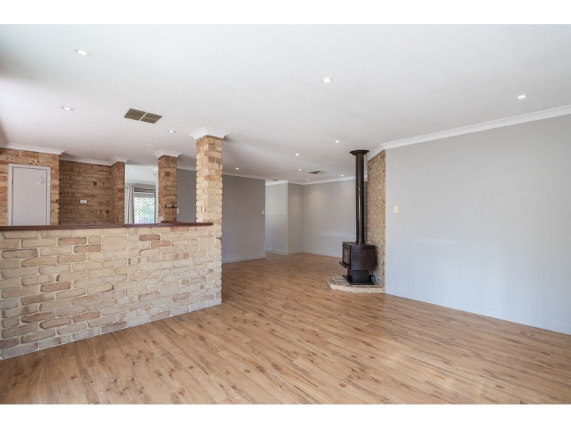 8 Baxter Close, Huntingdale WA 6110