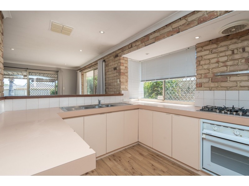 8 Baxter Close, Huntingdale WA 6110