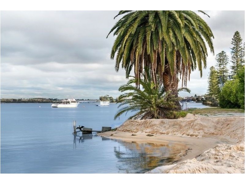 601/1 The Esplanade, Mount Pleasant WA 6153