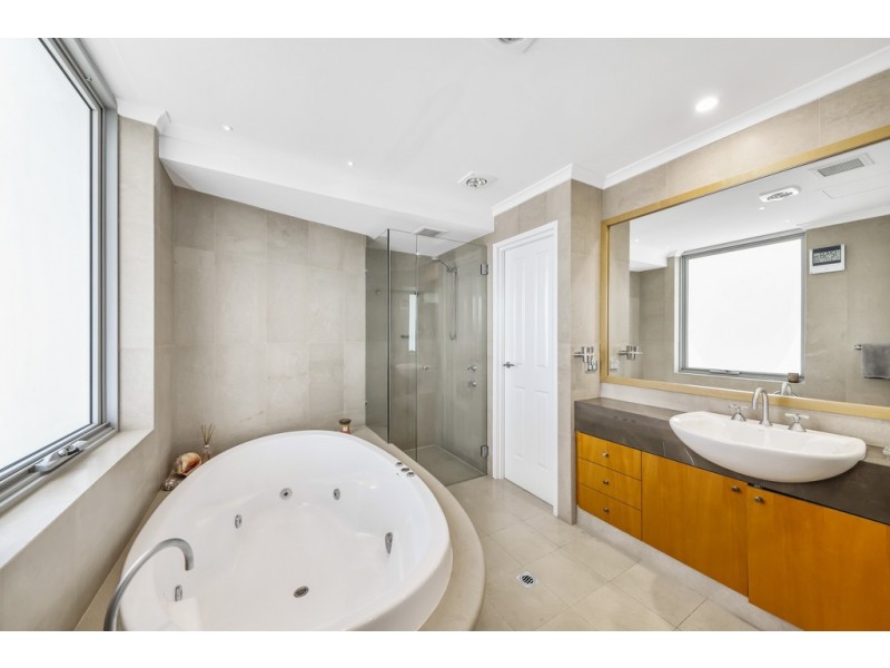 601/1 The Esplanade, Mount Pleasant WA 6153