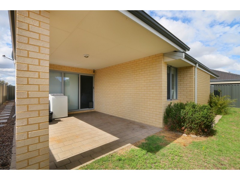 96 Barnevelder Bend, Southern River WA 6110