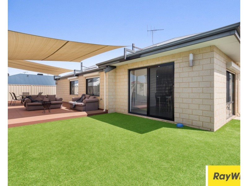 27 Barcoo Bend, Hammond Park WA 6164