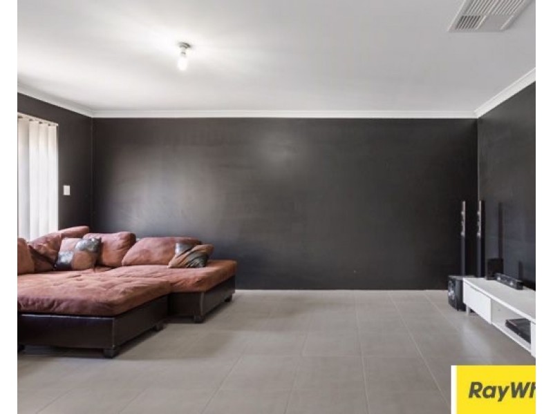 27 Barcoo Bend, Hammond Park WA 6164