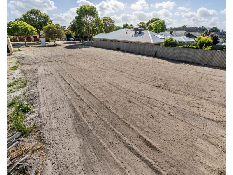 101 Armadale Rd, Rivervale WA 6103