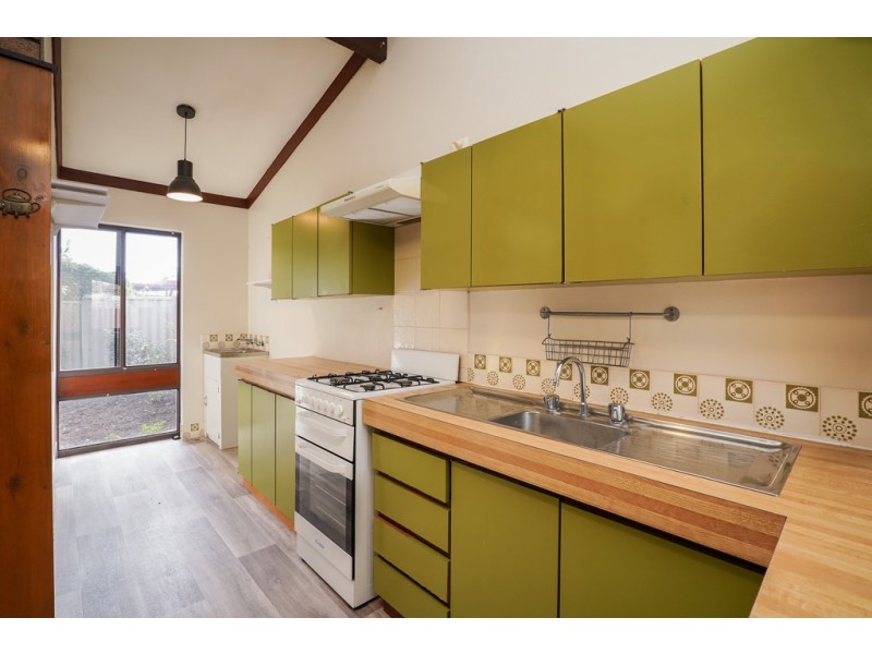 60 Periwinkle Way, Parkwood WA 6147