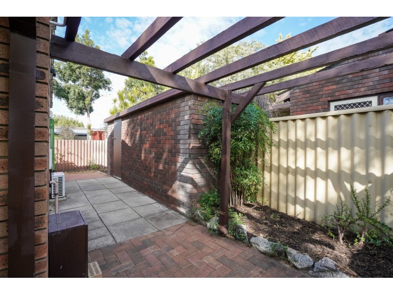 60 Periwinkle Way, Parkwood WA 6147