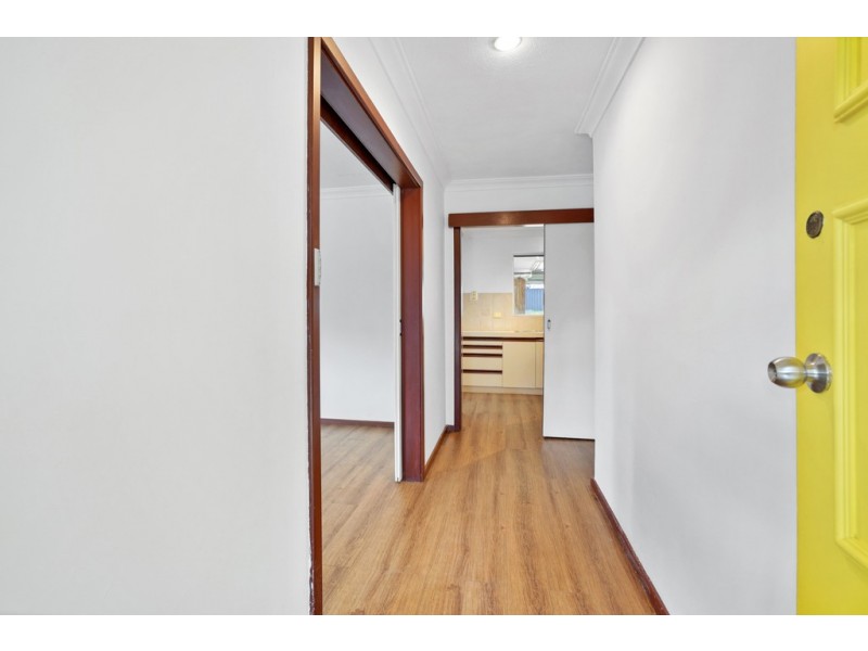 6 Reeves Court, Kelmscott WA 6111