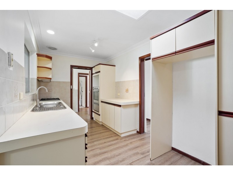 6 Reeves Court, Kelmscott WA 6111