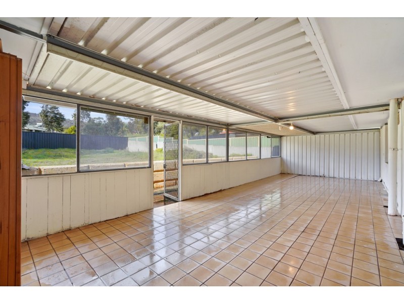 6 Reeves Court, Kelmscott WA 6111