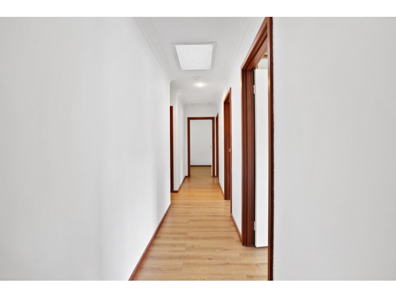 6 Reeves Court, Kelmscott WA 6111